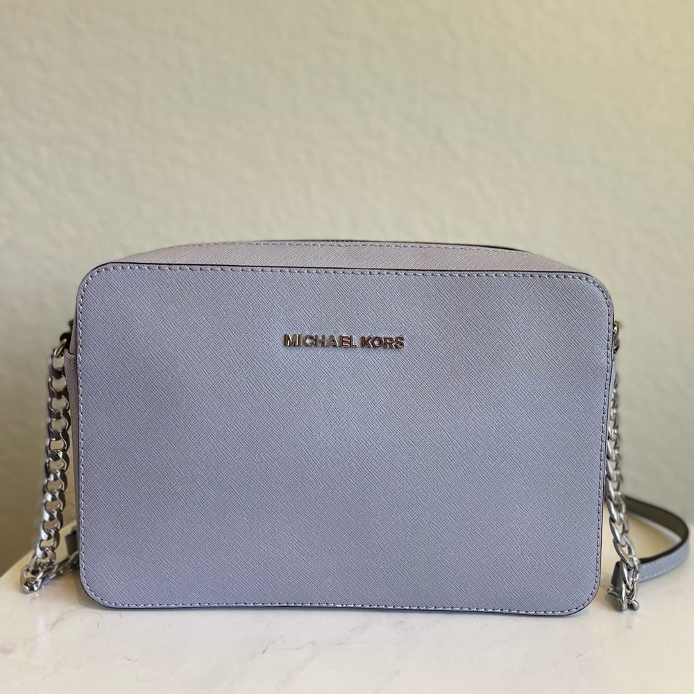 Michael Kors Jet Set Item Large East West Zip Crossbody Leather Grey